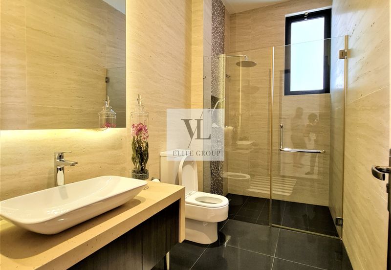 3 Storey Modern Bungalow | Comes with Lift & Pool