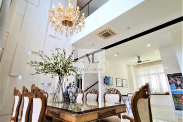 3 Storey Modern Bungalow | Comes with Lift & Pool