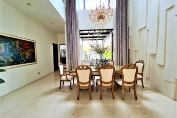 3 Storey Modern Bungalow | Comes with Lift & Pool