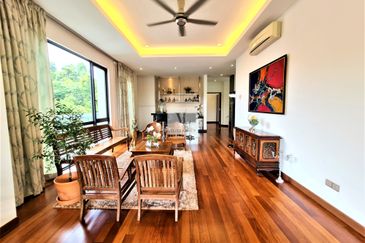 3 Storey Modern Bungalow | Comes with Lift & Pool