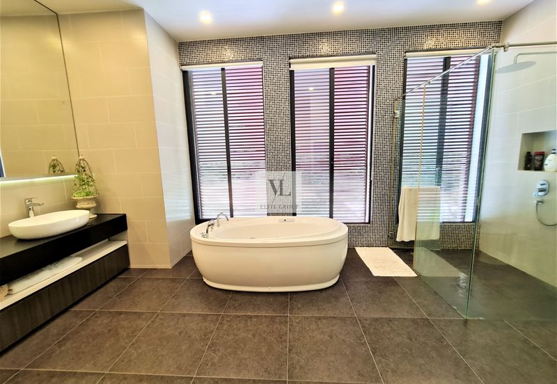 3 Storey Modern Bungalow | Comes with Lift & Pool