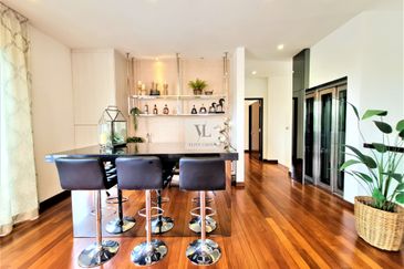 3 Storey Modern Bungalow | Comes with Lift & Pool