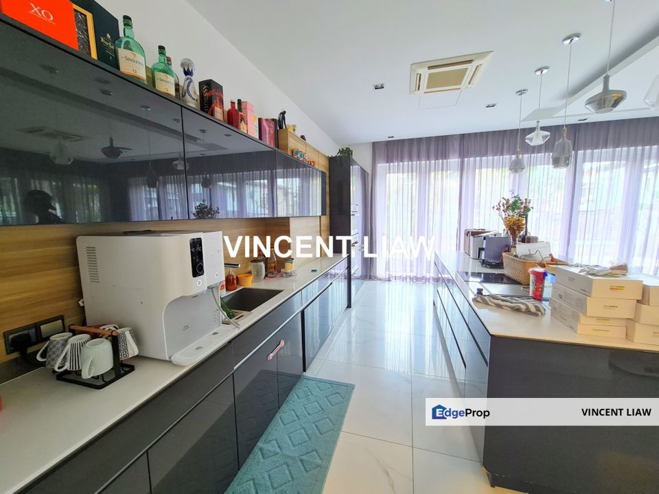 3 Storey Villas with Pool, Selangor, Tropicana