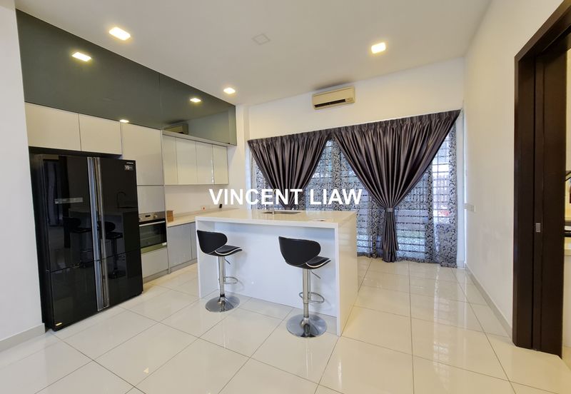 3 Storey Modern Design Bungalow With Pool