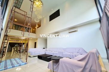 3 Storey Modern Design Bungalow With Pool