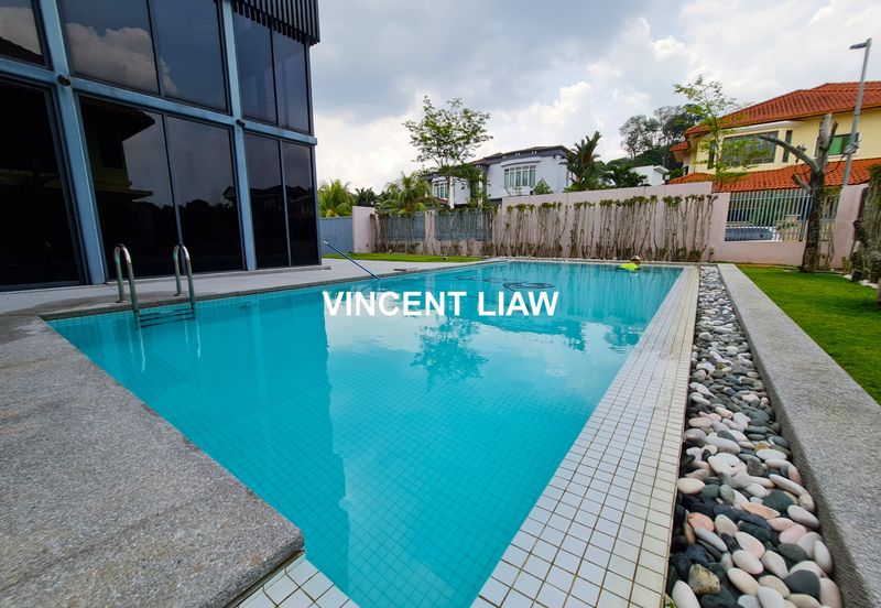 3 Storey Modern Design Bungalow With Pool