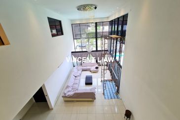 3 Storey Modern Design Bungalow With Pool