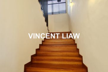 3 Storey Modern Design Bungalow With Pool