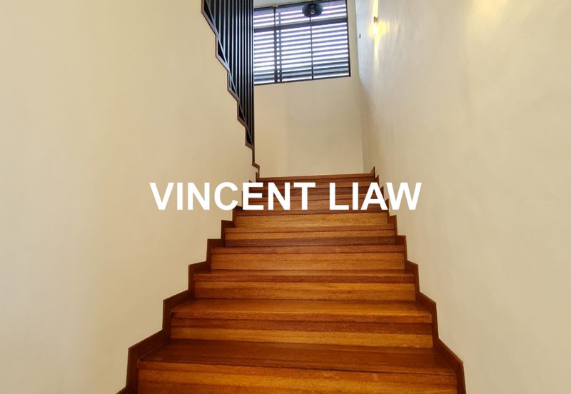 3 Storey Modern Design Bungalow With Pool