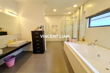 3 Storey Modern Design Bungalow With Pool