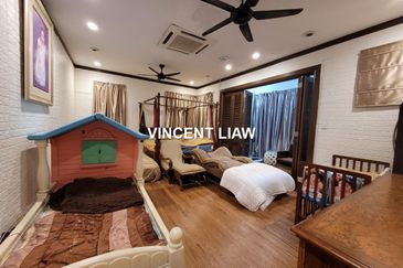 2.5 Storey Bungalow | 6,000 sqft prime land
