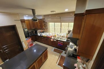 2.5 Storey Bungalow | 6,000 sqft prime land