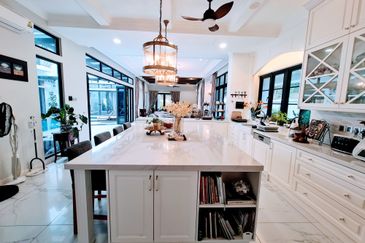 2 Storey Mansion With Pool (Newly Built: 1 year ago)