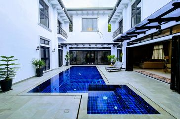 2 Storey Mansion With Pool (Newly Built: 1 year ago)