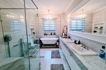 2 Storey Mansion With Pool (Newly Built: 1 year ago)