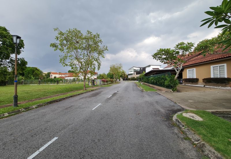 Freehold Bungalow @ Saujana Resort (Land size: 9,634 sqft)