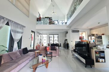 The Villa @ Serai Saujana / Villa Serai Saujana