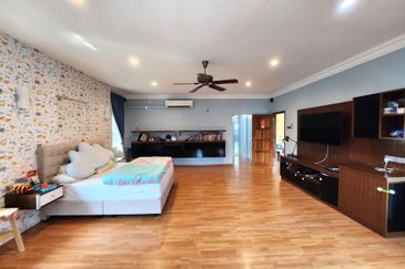 Freehold Bungalow @ Saujana Resort (Land size: 9,634 sqft)