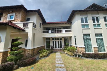 Freehold Bungalow @ Saujana Resort (Land size: 9,634 sqft)