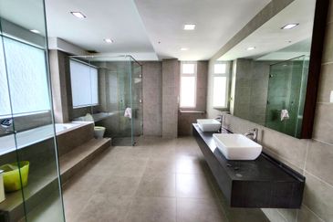 Modern Bungalow with Big Side Land (Potential to build a Pool)