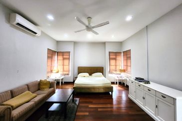 Modern Bungalow with Big Side Land (Potential to build a Pool)