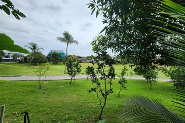 Tropicana Golf & Country Resort