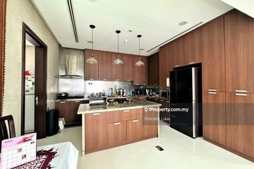 Titian, Bukit Jelutong