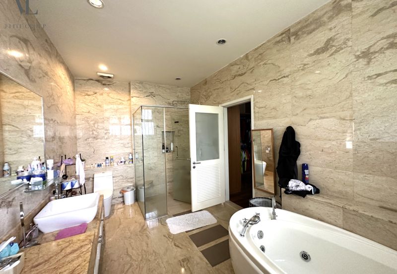 2 storey own built bungalow ( High quality furnishing)