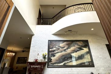 2 storey own built bungalow ( High quality furnishing)