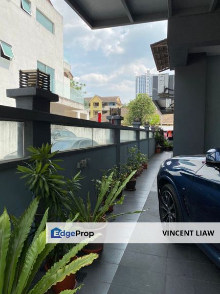 3 storey superlink (END LOT), Selangor, Kota Damansara