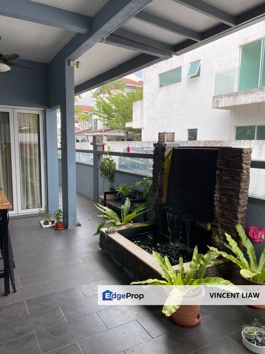 3 storey superlink (END LOT), Selangor, Kota Damansara