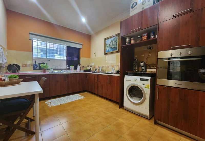 Atilia, Ara Damansara