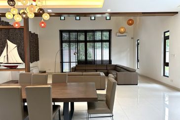 Modern Balinese Bungalow with Pool (move in condition)