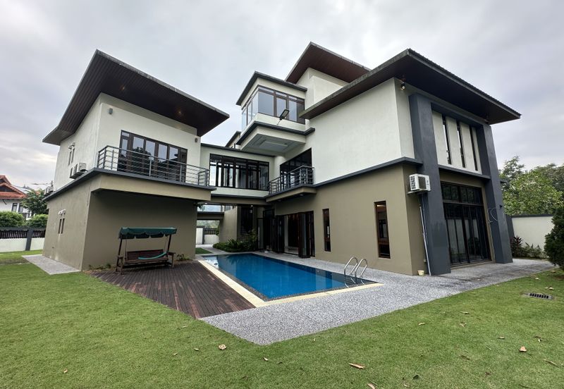 Modern Balinese Bungalow with Pool (move in condition)