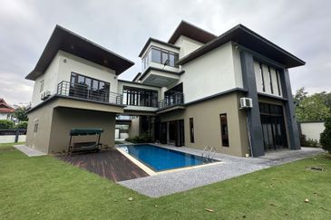 Modern Balinese Bungalow with Pool (move in condition)