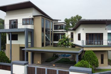 Modern Balinese Bungalow with Pool (move in condition)