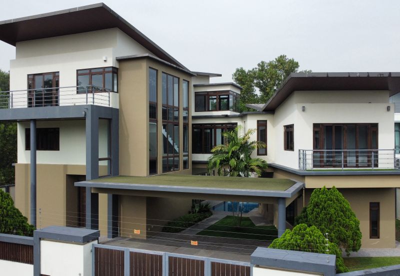 Modern Balinese Bungalow with Pool (move in condition)