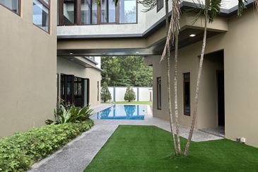Modern Balinese Bungalow with Pool (move in condition)