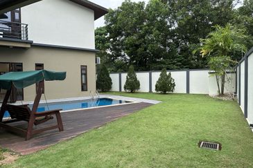 Modern Balinese Bungalow with Pool (move in condition)