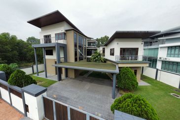 Modern Balinese Bungalow with Pool (move in condition)