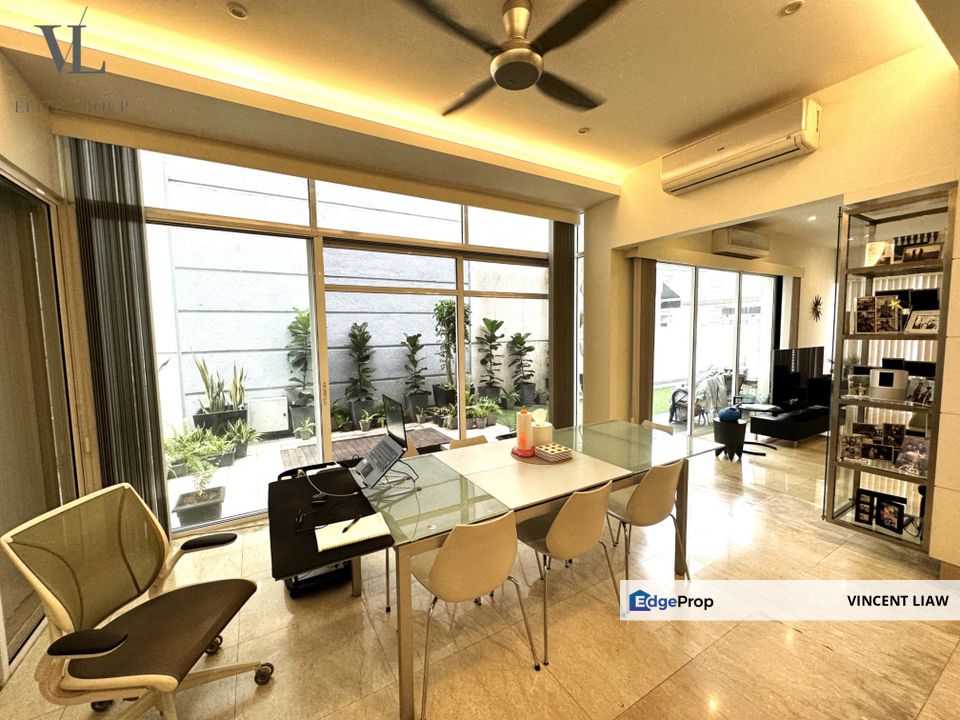 3 storey Freehold Bungalow with club facilities, Selangor, Bandar Utama