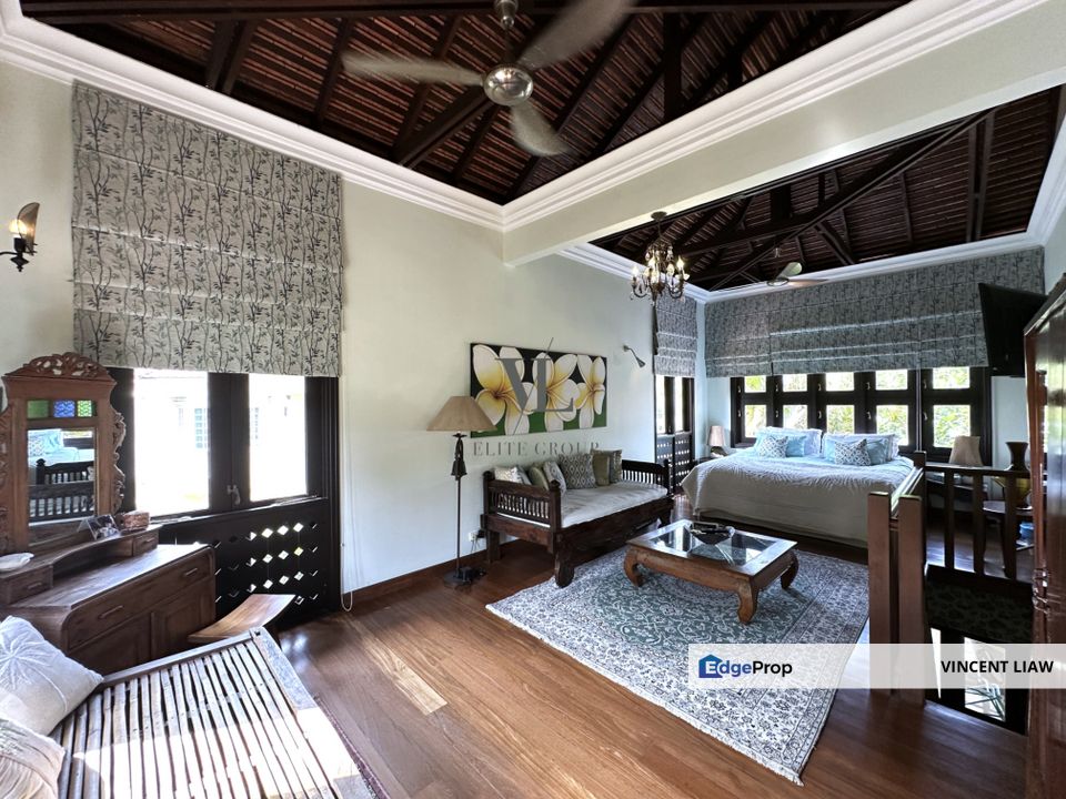 Tropical Balinese Bungalow with Pool, Selangor, Kota Damansara