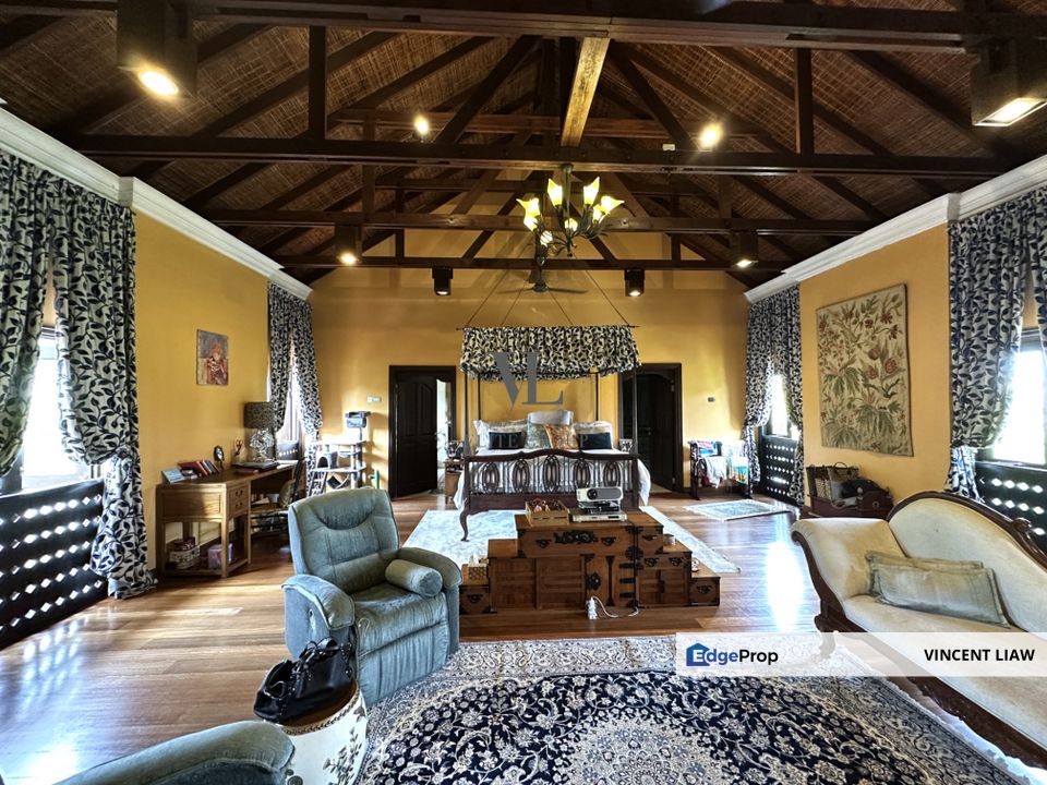 Tropical Balinese Bungalow with Pool, Selangor, Kota Damansara