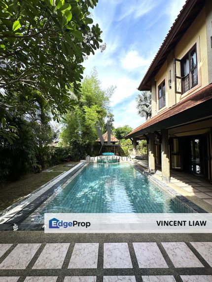 Tropical Balinese Bungalow with Pool, Selangor, Kota Damansara
