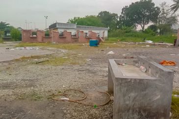 Jalan Batu Tiga Lama