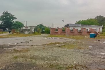 Jalan Batu Tiga Lama