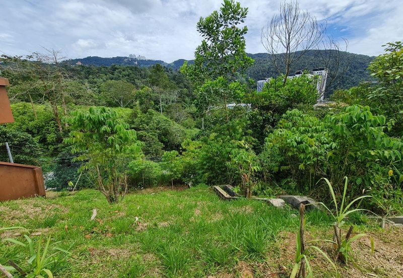 Bungalow Land Gate Guarded Facing Genting Highlands and Corner Unit