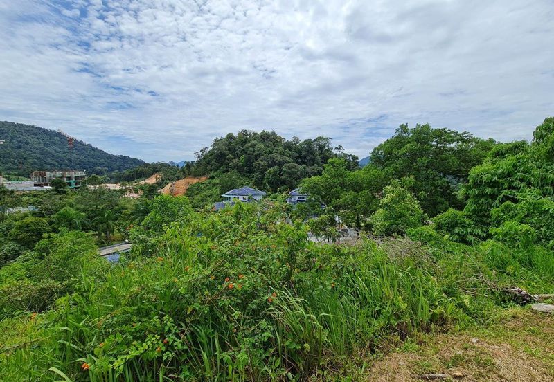 Bungalow Land Gate Guarded Facing Genting Highlands and Corner Unit