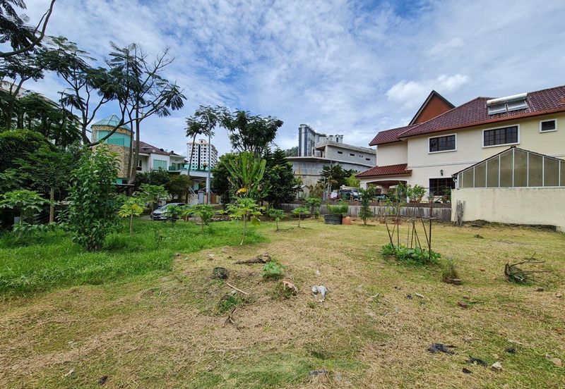 Bungalow Land Gate Guarded Facing Genting Highlands and Corner Unit