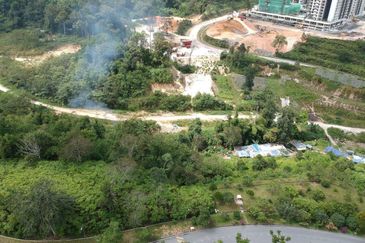 Bungalow Land Gate Guarded Facing Genting Highlands and Corner Unit